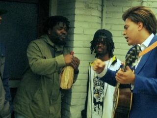 Rapper Fresku heeft hoofdrol in nieuwe video van Douwe Bob