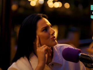 Henkie T, Frenna, Yade Lauren, Numidia en Famke Louise worden verrast door Défano en Ouassima