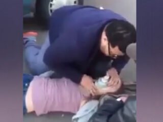 VIDEO: Man redt zwangere vrouw en sprint naar werk: ''Ik wil niet te laat komen!"'