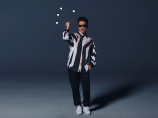 Bruno Mars dropt nieuwe clip 'That's What I Like'