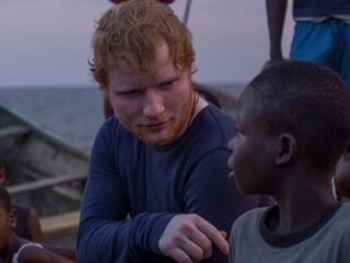 VIDEO: Ed Sheeran redt Liberiaanse straatkinderen