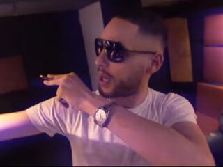 Josylvio dropt track en videoclip Abu Dhabi