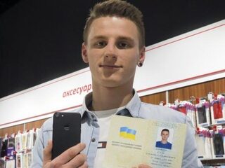 Oekraïense jongen verandert naam in 'iPhone 7'.