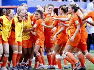 Oranje Leeuwinnen bereiken halve finale na winst op Italië