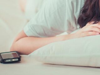 'Sleep texting' is echt een ding en misschien doe jij het ook wel
