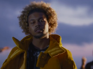 Bokoesam en Emms droppen video van 'Omhoog/Away'