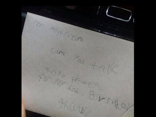 Jongetje (7) krijgt hartverwarmend antwoord op kaartje aan zijn overleden vader