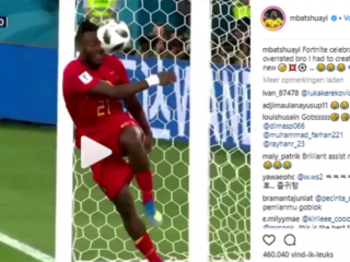 Komisch: Belg Batshuayi schiet bal op eigen hoofd bij viering WK-doelpunt