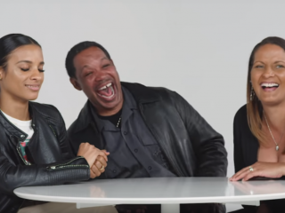 Jongvolwassenen vertellen hun ouders hoe ze zijn ontmaagd en het is echt té awkward