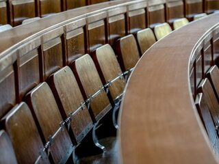 Oplossing vereist voor studenten met grote financiële problemen door corona