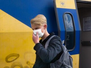 Mondkapjes vanaf 1 juni verplicht in het ov: alle antwoorden op dringende vragen