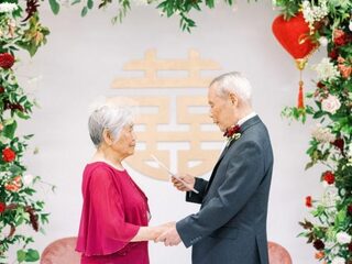 Oud koppel krijgt na 60 jaar alsnog de bruiloft die ze nooit gehad hebben