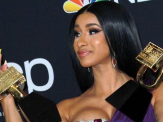 Cardi B wil officieel WAP-handelsmerk voor kleding en juwelen