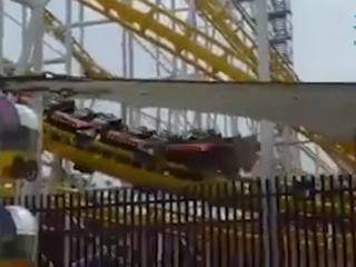 Schokkende beelden van ontspoorde achtbaan in Mexico: twee doden