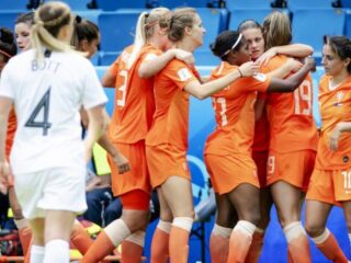 FIFA laat Oranje Leeuwinnen ondanks tropische hitte niet op later tijdstip spelen