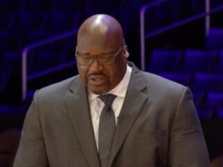 Shaquille O'Neal breekt in speech over Kobe Bryant