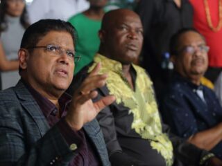 Nog steeds geen verkiezingsuitslag in Suriname, oppositie is bang voor fraude