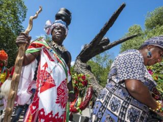 Amsterdam verplaatst excuses slavernij