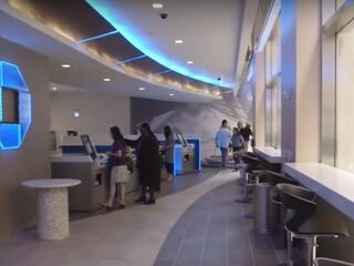 Moeder overvalt een bank, terwijl ze haar kind in de auto achterlaat