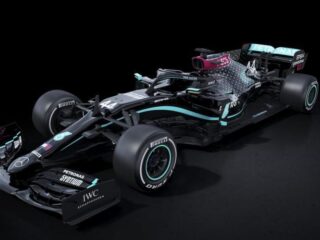 Mercedes gaat uit protest met zwarte Formule 1-auto rijden