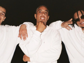 Bizzey, Bilal Wahib en Ronnie Flex komen samen op romantische tune 'Doorheen'