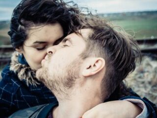 "Ik was 18 toen ik mijn 13-jarige vriendin leerde kennen"