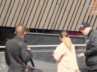 VIDEO: Meiden oldschool versieren, werkt dat nog?