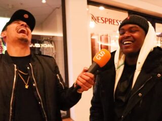 Supergaande vraagt naar mening over naaktfoto's: "Blijf sturen, vooral naar mij!"