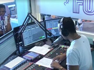 Eindexamenkandidaat bezorgt luisteraars tranen in de ogen