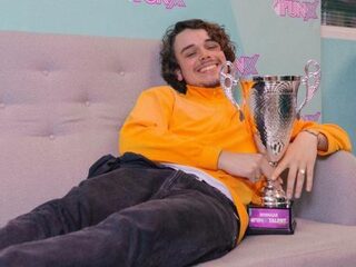 Quique palmt de jury helemaal in en wint FunX Talent Fuego