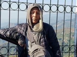 Dit 67-jarige model is het gezicht van Rihanna’s nieuwe modelabel