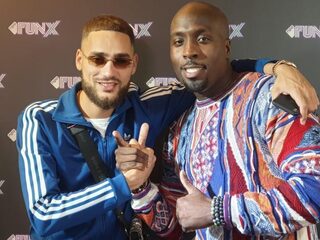 Josylvio wordt versierd door FunX-luisteraars en krijgt verrassing