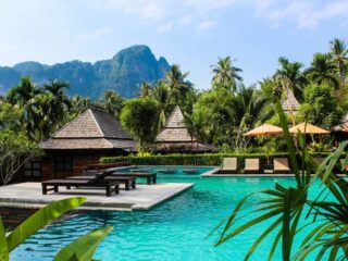 Klaar met Nederland en corona? 'Thaise regering wil toeristen laten overwinteren'