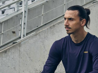 Zlatan Ibrahimovic tekent bij Manchester United