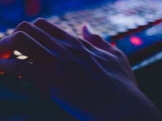 Hacker van celebrity naaktfoto's de cel in