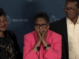 Canadese moeder na 31 jaar op wonderbaarlijke wijze herenigd met ontvoerde zoon