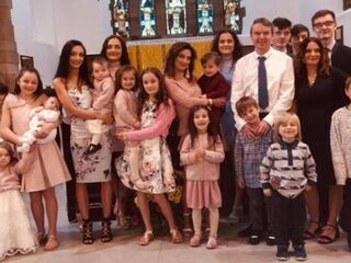 Grootste familie Groot-Brittannië: Sue en Noel krijgen 21ste kind