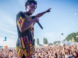 Typhoon staande gehouden door politie vanwege 'verdacht dure auto'