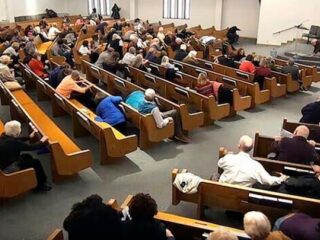 Livestream legt dodelijke schietpartij in een kerk in Texas vast