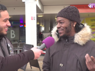 Een andere taal spreken in het openbaar: do or don't?