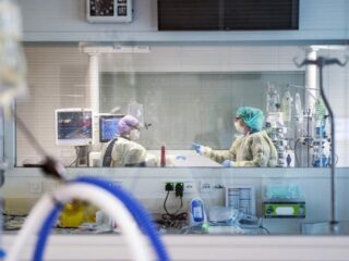 Door corona worden veel operaties uitgesteld en dat kan grote gevolgen hebben