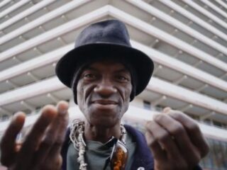 Amsterdammers doen massaal beloftes aan ernstig zieke burgemeester