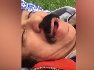 VIDEO: Vrouw maakt Despacito-remix van haar snurkende man