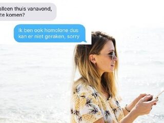 Jongen snapt hilarische hints van lesbisch meisje niet en flirt stug door