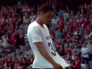 VIDEO: El Ghazi draagt doelpunt op aan Nouri