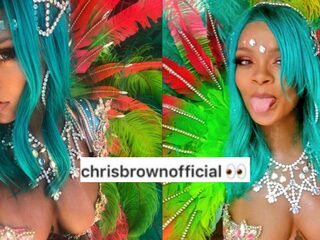 Rihanna straalt in kleurrijke outfit op Crop Over Festival in Barbados