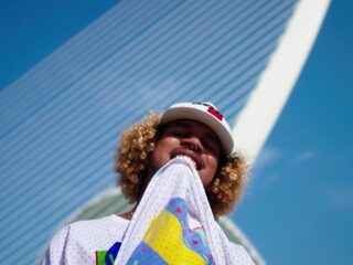 CLIPPRIMEUR: Bokoesam en Idaly flirten met hun 'Shawty' in Spaanse zon