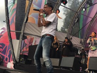 VIDEO: Ronnie Flex laat nieuwe muziek horen