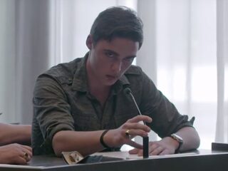 VIDEO: Misbruikslachtoffer Rik (16) spreekt tegen daders: "Van ons allen ben ik de sterkste"