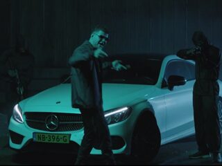 Lijpe flext voor een dikke bak in nieuwe video ‘Doe Rustig’